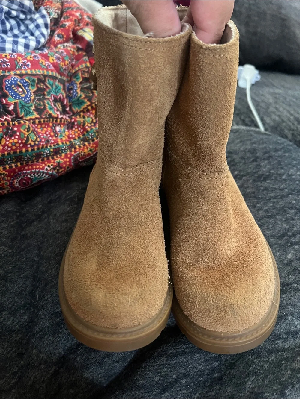 UGG kids Tillie Tan Suede zip-Up Winter Boots size 2